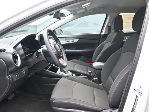 Used 2023 Kia Forte LXS w/ LXS Technology Package FWD image 11