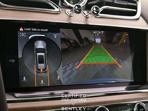Used 2024 Bentley Bentayga Extended Wheelbase image 30