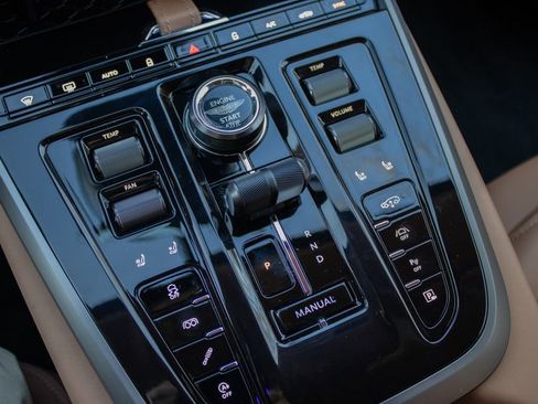 New 2026 Aston Martin DBX 707 image 17