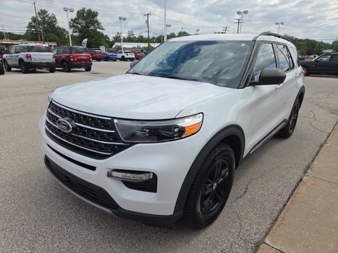 Used 2020 Ford Explorer XLT w/ Equipment Group 202A AWD/4WD image 5