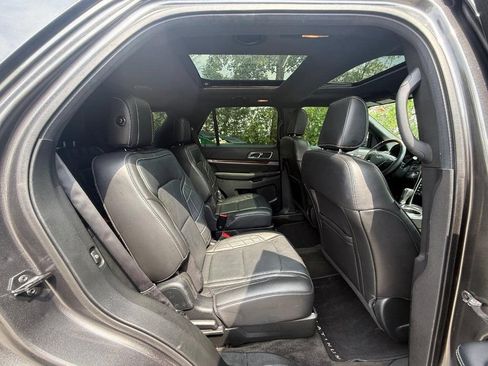 Used 2018 Ford Explorer Platinum AWD/4WD image 13
