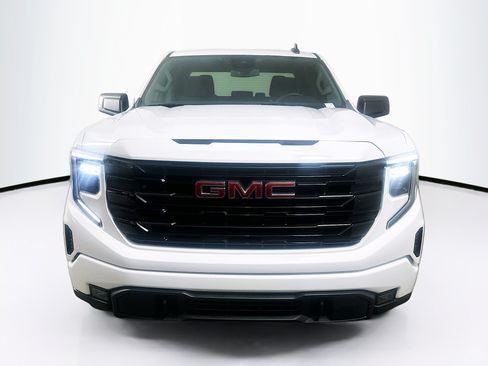 Used 2023 GMC Sierra 1500 Elevation AWD/4WD image 2