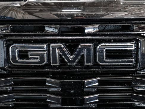 Used 2024 GMC Sierra 2500 Denali Ultimate w/ Max Trailering Package AWD/4WD image 13