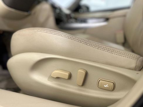 Used 2013 INFINITI M37 37x w/ Premium Pkg image 25