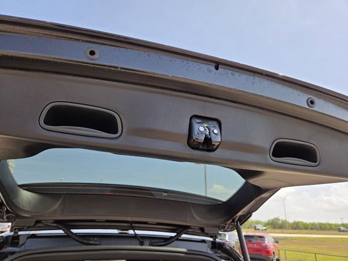 New 2026 Chrysler Pacifica Select FWD image 29