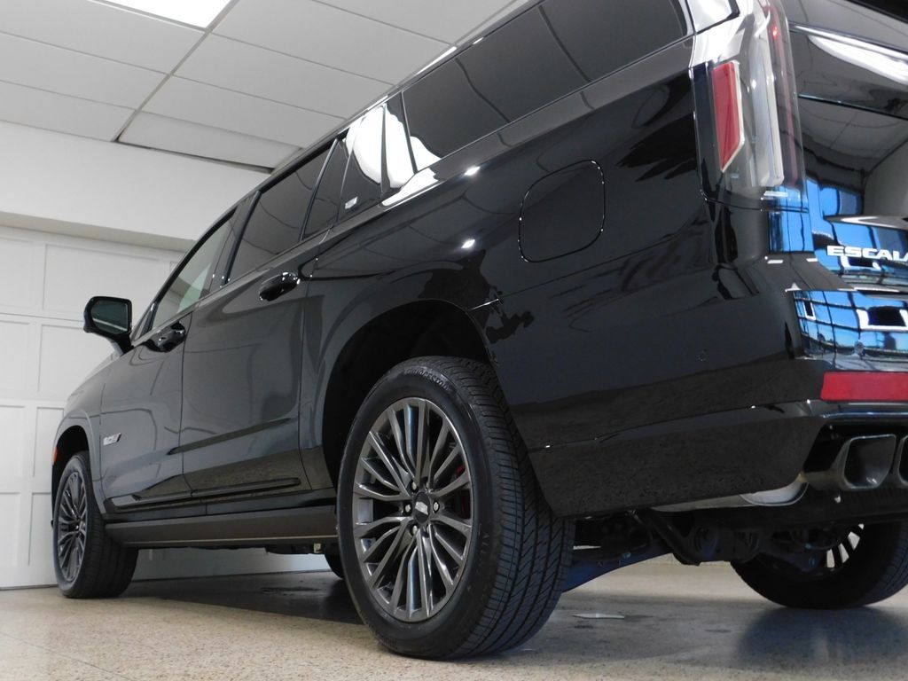 Used 2024 Cadillac Escalade ESV V w/ LPO, Floor Liner Package AWD/4WD image 83