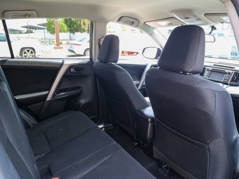 Used 2016 Toyota RAV4 LE FWD image 17