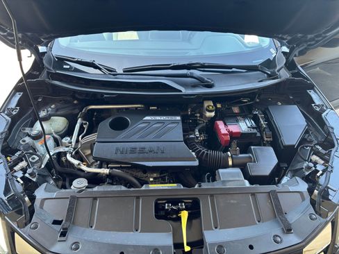 Used 2025 Nissan Rogue SV FWD image 34