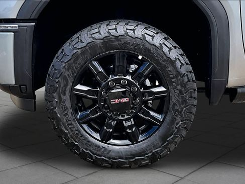 Used 2026 GMC Sierra 2500 AT4 w/ AT4 Premium Plus Package AWD/4WD image 11