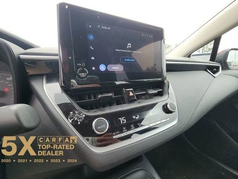 Used 2024 Toyota Corolla LE image 27