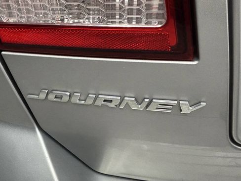 Used 2016 Dodge Journey SXT w/ Comfort/Convenience Group FWD image 8