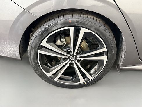 Used 2020 Nissan Sentra SR w/ Trunk Package FWD image 33