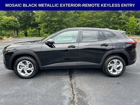 New 2026 Chevrolet Trax LS w/ LS Convenience Package FWD image 7