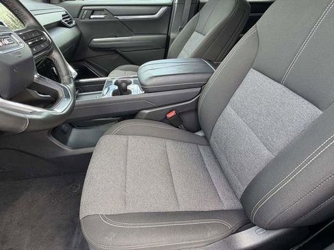 Used 2025 GMC Acadia Elevation FWD image 22