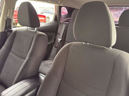 Used 2020 Nissan Rogue Sport S image 17