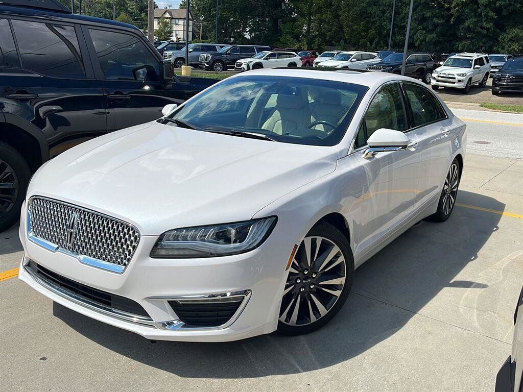 Used 2018 Lincoln MKZ Reserve w/ Climate Package FWD image 1