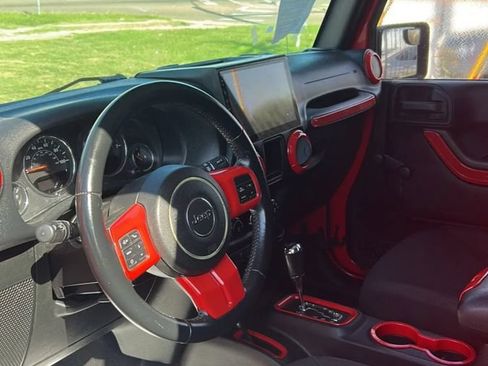 Used 2015 Jeep Wrangler Unlimited Sport w/ Connectivity Group AWD/4WD image 6