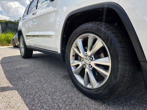 Used 2013 Jeep Grand Cherokee Laredo image 4