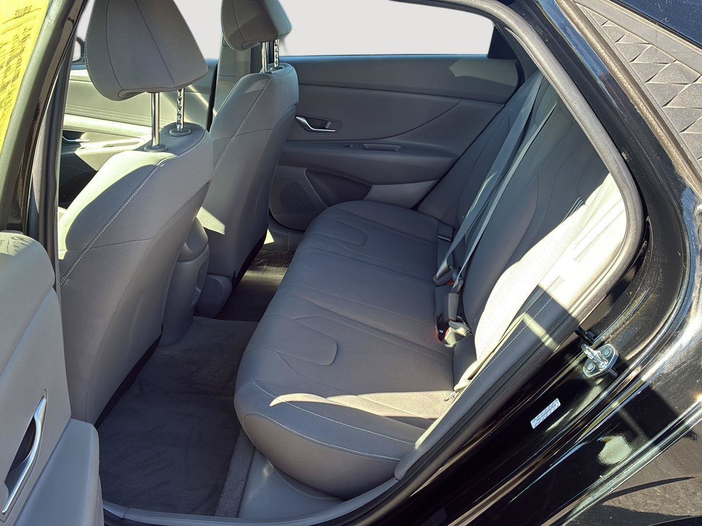 Certified 2024 Hyundai Elantra SEL FWD image 18