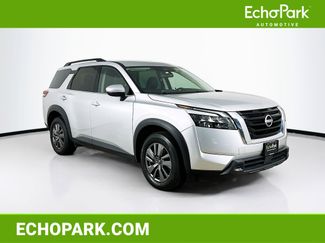 Used 2025 Nissan Pathfinder SV video 1