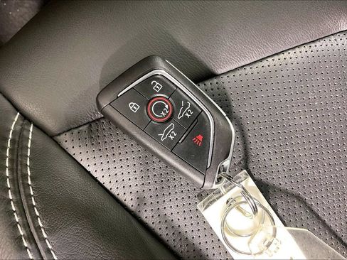 Used 2024 Chevrolet Corvette Stingray Coupe w/ 1LT RWD image 13