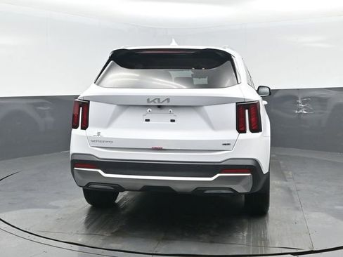 Used 2025 Kia Sorento S image 19