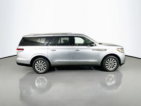 Used 2022 Lincoln Navigator L 4WD image 8