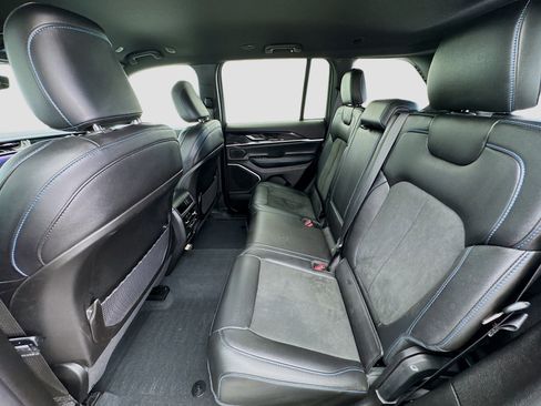 Used 2022 Jeep Grand Cherokee Trailhawk image 15