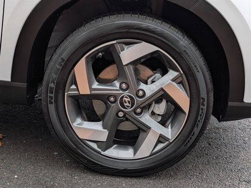 Certified 2024 Hyundai Venue SEL image 7