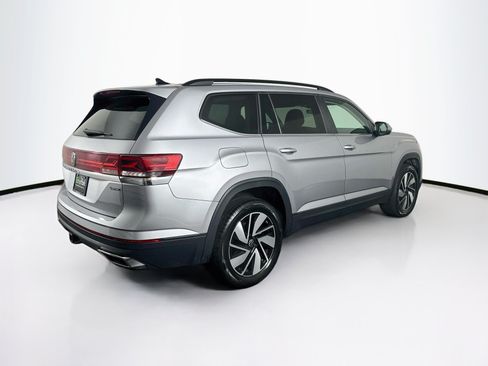 Used 2025 Volkswagen Atlas SE AWD/4WD image 9