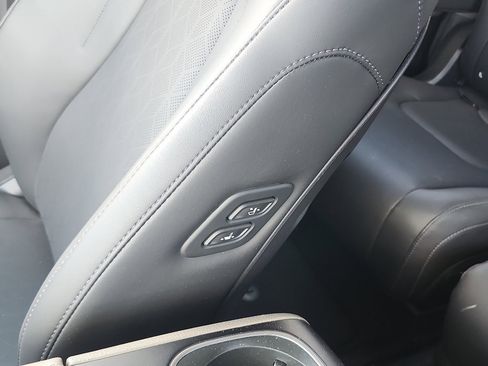 Used 2026 Kia Carnival EX FWD image 30