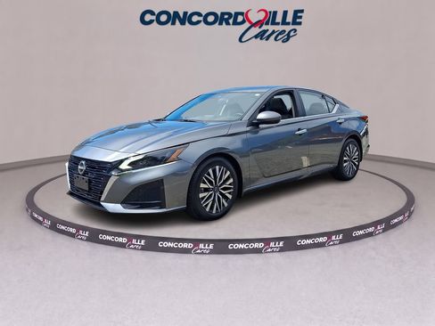 Certified 2023 Nissan Altima 2.5 SV w/ SV Premium Package FWD image 4