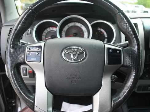 Used 2013 Toyota Tacoma 4x4 Double Cab w/ TRD Sport Pkg image 12