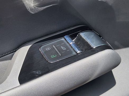 New 2025 Volvo EX90 Ultra image 4