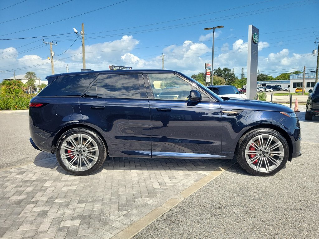 New 2027 Land Rover Range Rover Sport Dynamic SE AWD/4WD image 6