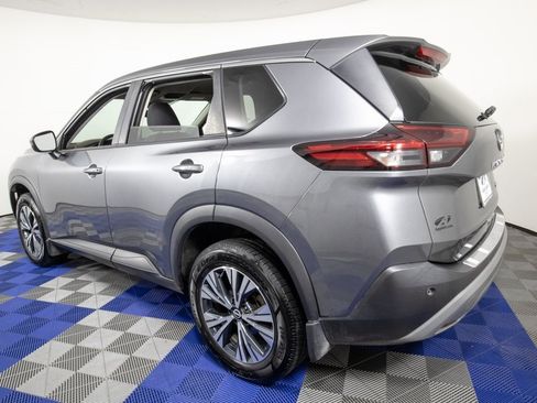Used 2022 Nissan Rogue SV image 7