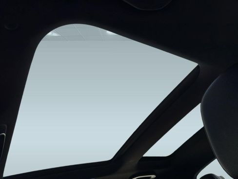 Used 2022 Mercedes-Benz C 300 Sedan image 12