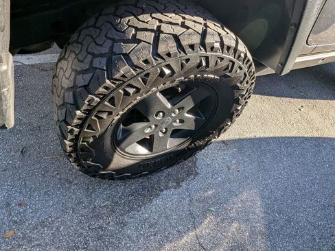 Used 2017 Jeep Wrangler Sport image 14