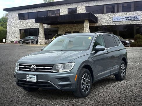 Used 2020 Volkswagen Tiguan SE AWD/4WD image 2