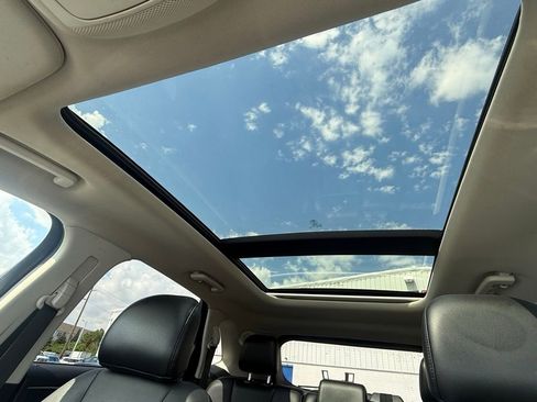 Used 2017 Ford Edge Titanium w/ Equipment Group 301A AWD/4WD image 30