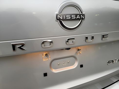 Used 2023 Nissan Rogue SV image 29