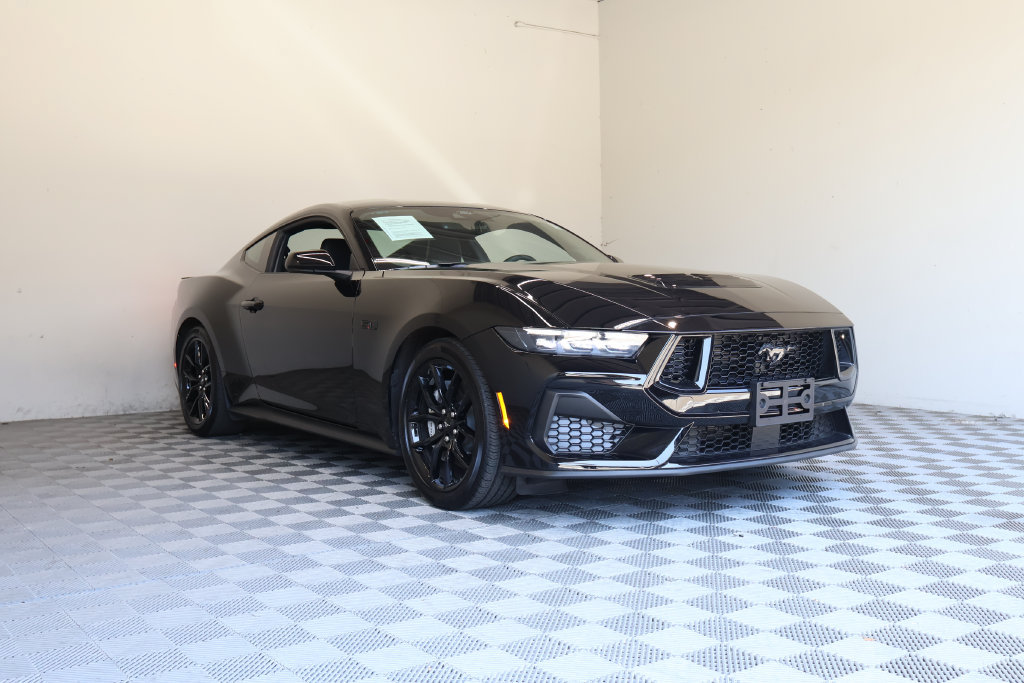 Used 2025 Ford Mustang GT RWD image 6