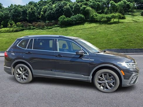 Used 2024 Volkswagen Tiguan SE image 9