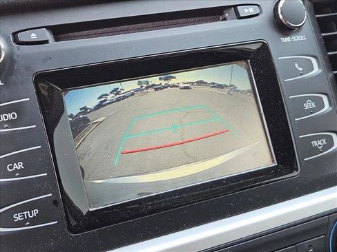 Used 2019 Toyota Highlander LE FWD image 25