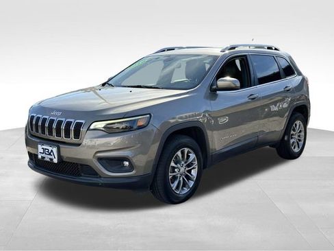 Used 2019 Jeep Cherokee Latitude Plus w/ Comfort/Convenience Group image 24