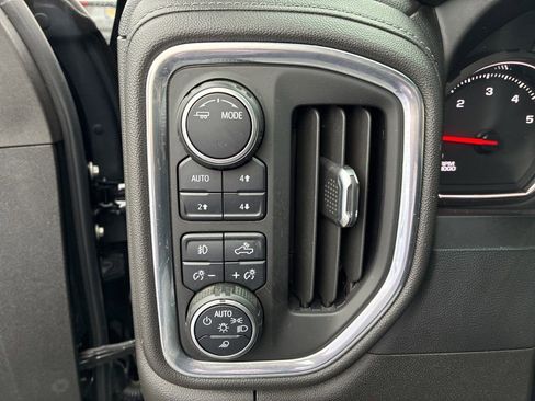 Used 2022 Chevrolet Silverado 2500 LTZ w/ LTZ Plus Package image 11