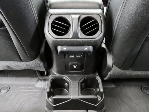 Used 2020 Jeep Gladiator Overland AWD/4WD image 20