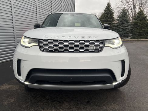 New 2026 Land Rover Discovery S image 4