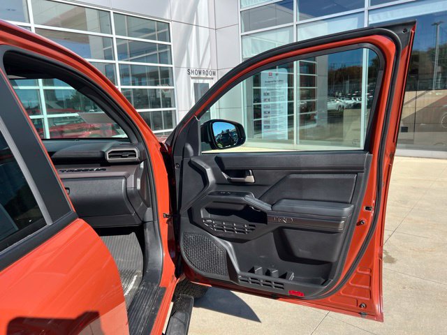 Used 2025 Toyota Tacoma TRD Off-Road AWD/4WD image 38