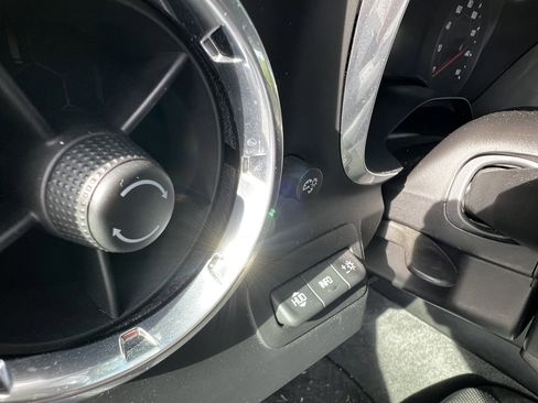 Used 2018 Chevrolet Camaro LT image 15